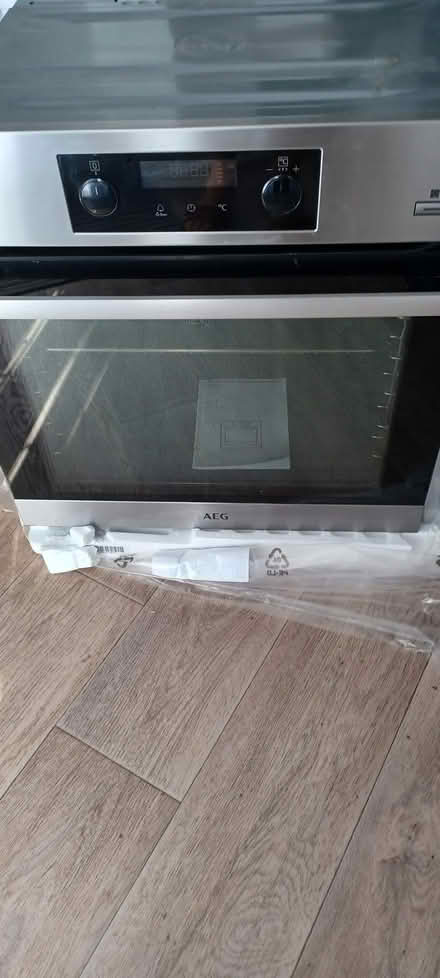 Photo of free AEG built in oven (West Watford WD18) #1