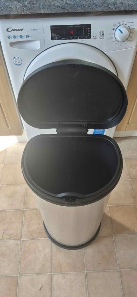 Photo of free Kitchen bin (Hitchin SG4) #4