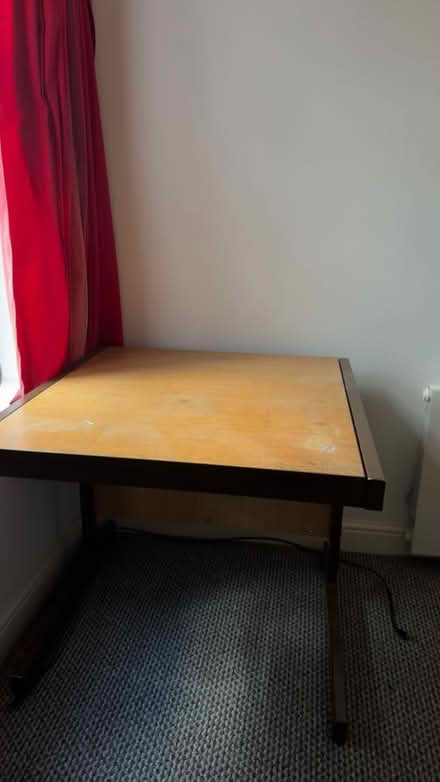 Photo of free Desk (LE2 7Pg) #2