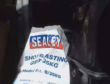 Photo of free sandblasting grit 25kg bag (Dedworth SL4) #1