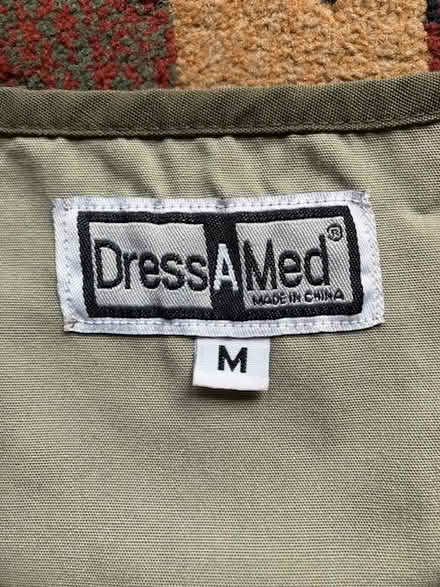 Photo of free unisex scrubs - Sz M (Las Palmas Pk, Snvle) #4