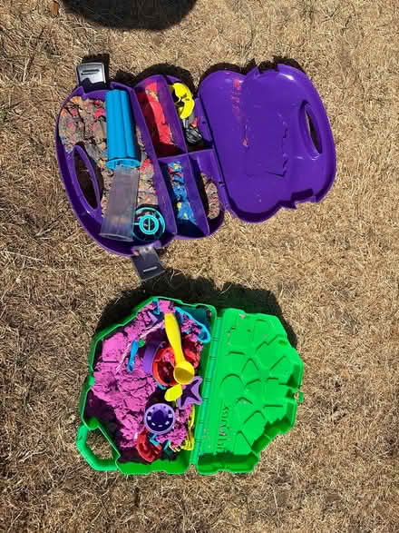 Photo of free Kinetic sand and accessories (SG4 hitchin) #1