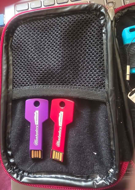 Photo of free usb + (Upper Luton ME5) #2