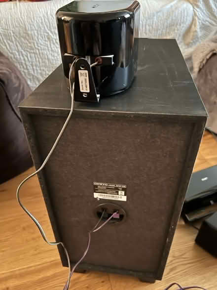 Photo of free Onkyo amplifier with 6 speakers (Blaby, Leicestershire LE8) #4