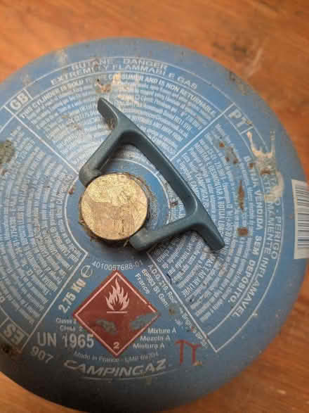 Photo of free 907 CampingGaz cylinder (Shap CA10) #3