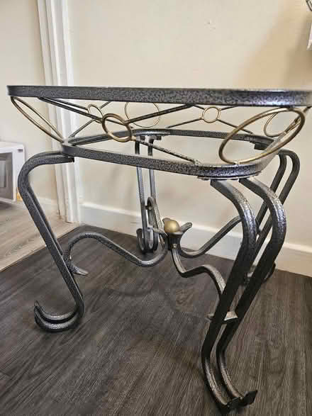 Photo of free side table/plant stand (Burton-upon-Trent DE14) #2