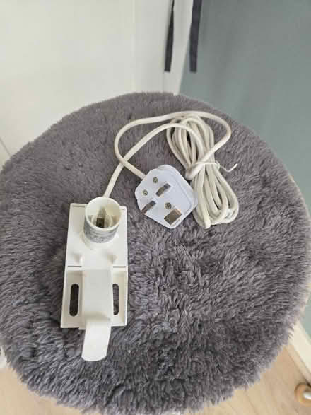 Photo of free Light fitting (Greenwich Peninsula SE10) #2