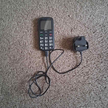 Photo of free Large button mobile phone (Wickford SS12) #2