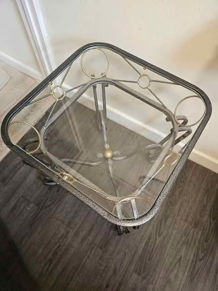 Photo of free side table/plant stand (Burton-upon-Trent DE14) #1