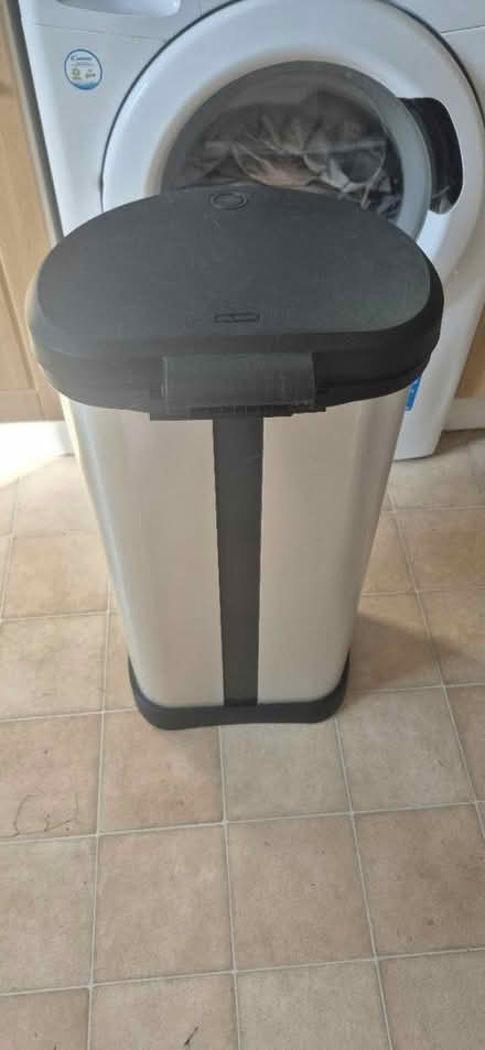 Photo of free Kitchen bin (Hitchin SG4) #2