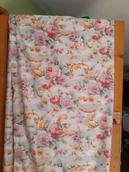 Photo of free Single bed sheet (Killamarsh S21) #1