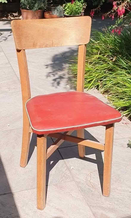 Photo of free Old chair (needs repair) (Nanpantan LE11) #1