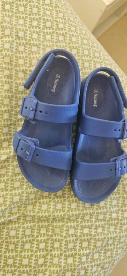 Photo of free Child's plastic sandles 10/11 (Hook RG27) #1