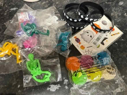 Photo of free New 6 Halloween bags and bits (Hecky WF16) #2