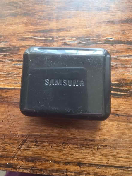 Photo of free Wired ear buds (Upper Luton ME5) #1
