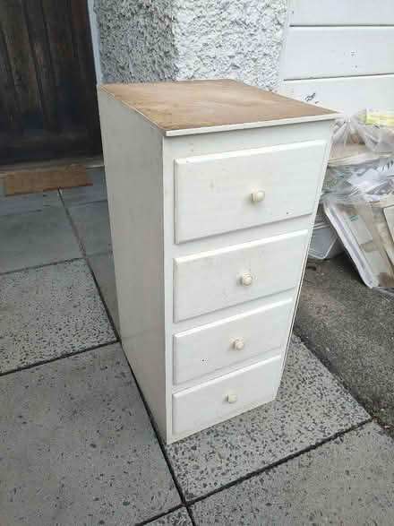 Photo of free white 1940s or 50s vintage slim wooden chest of drawers (Leatherhead KT22) #2