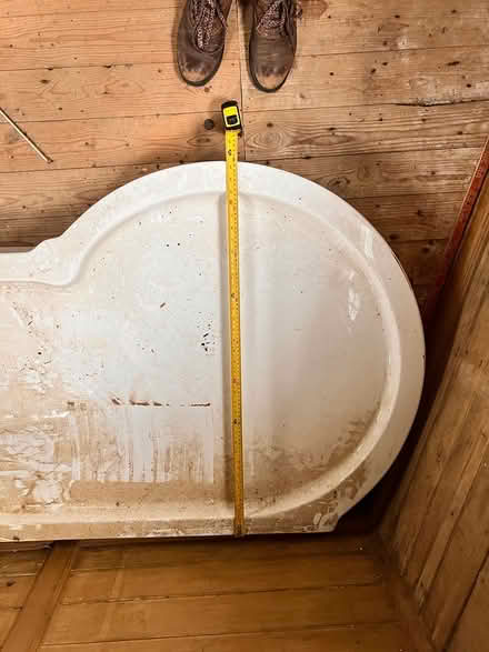 Photo of free Shower Tray (Whitchurch on Thames RG8 7RA) #4