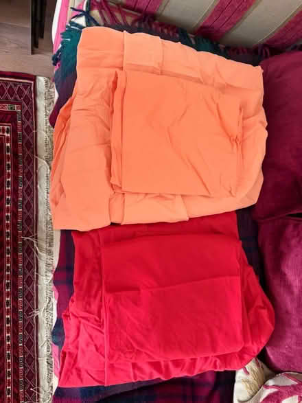 Photo of free 2 Single bed sheets and 2 pillowcases (Rosemount AB25) #1