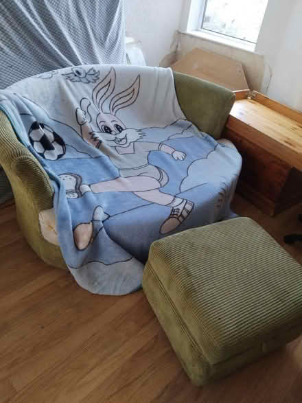 Photo of free Green sofa with poof (M6 5qy) #1