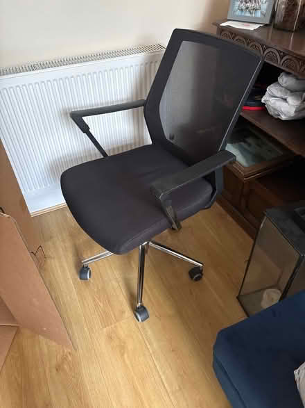 Photo of free Desk chair (SW19 Gap Road) #1