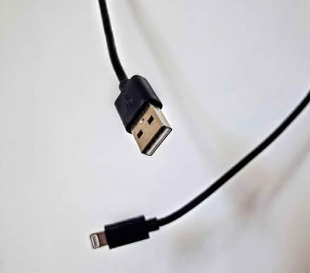 Photo of free charging cable. (Bellevue EH7) #1