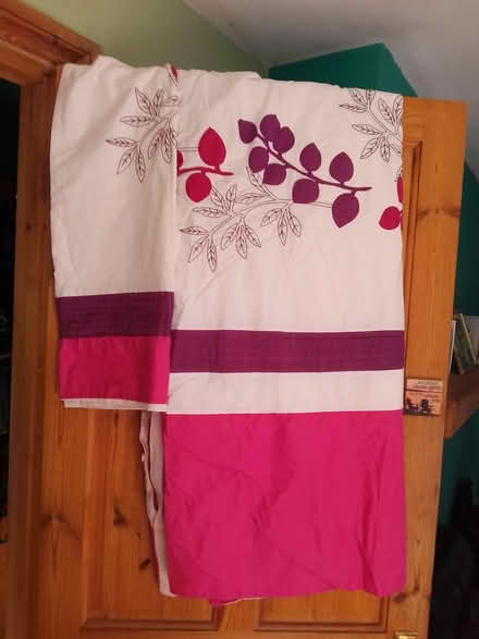 Photo of free Pink single duvet cover/ pillowcase (Killamarsh S21) #1