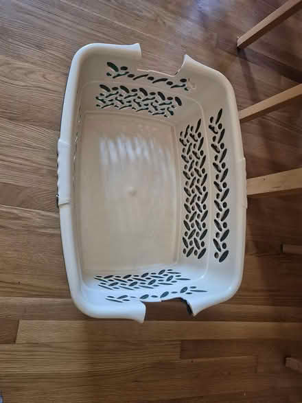 Photo of free laundry baskets (20817) #1