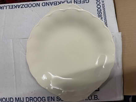 Photo of free Plain plate (Woofferton SY8) #1