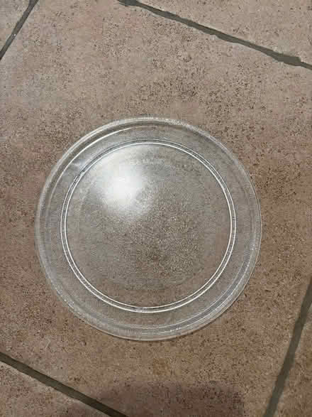Photo of free Microwave plate (Bussage GL6) #1