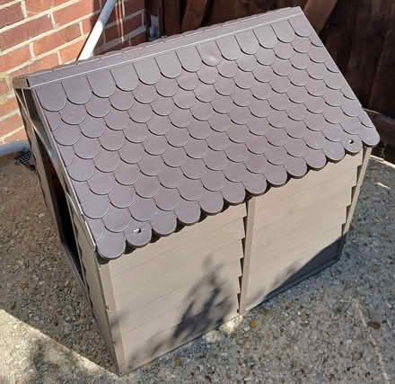 Photo of free Plastic pet kennel (Wallisdown BH12) #2