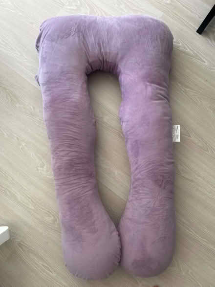 Photo of free Pregnancy pillow (Rainham RM13) #1