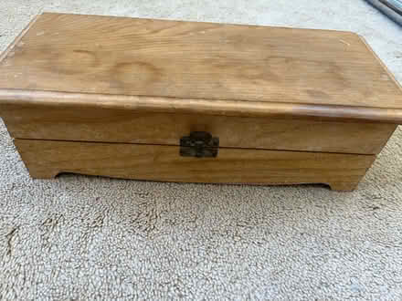 Photo of free Craft box for small bottles (Chalfont Common SL9) #2