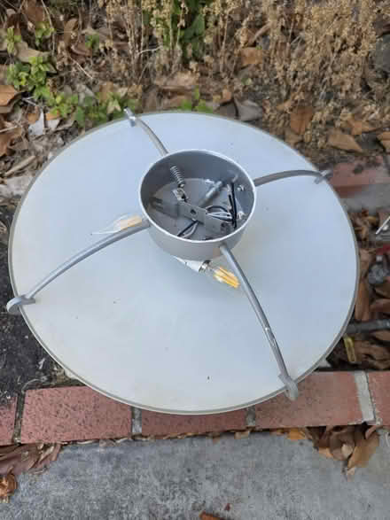 Photo of free Simple ceiling light fixture (Near wilcox high school) #1