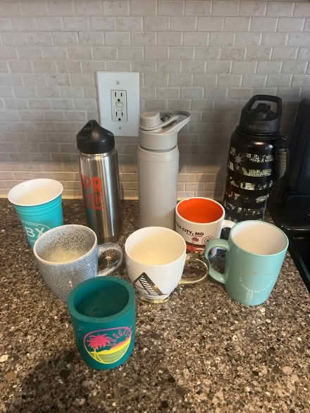 Photo of free Various mugs and cups (Fallsgrove (Rockville)) #1