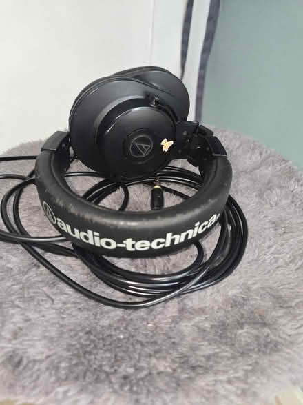 Photo of free Headphones (Greenwich Peninsula SE10) #1