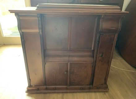 Photo of free Vintage Singer treadle sewing machine in cabinet (Putney SW15) #2