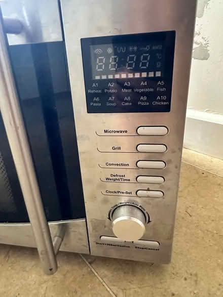 Photo of free Microwave Oven (Lympstone EX8) #2
