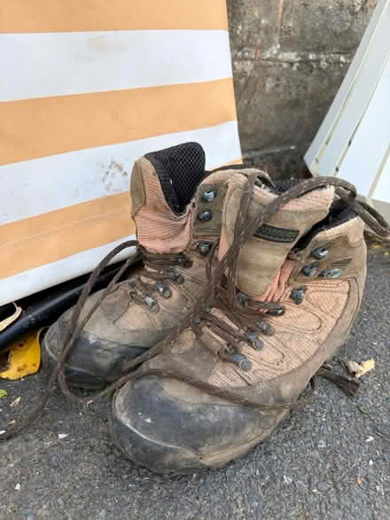 Photo of free Hiking boots (women’s) UK7 (Sheffield s17) #1