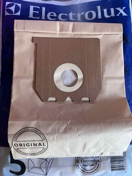 Photo of free 6 Electrolux vacuum bags (Solihull b92) #1