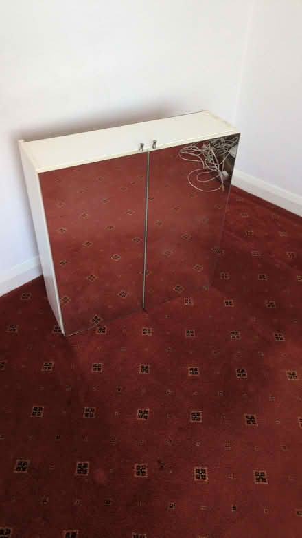 Photo of free Mirrored bathroom cabinet (Wollaton NG8) #1