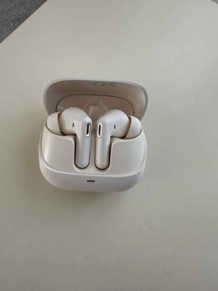 Photo of free Wireless Earphones (Hazlemere HP15) #1