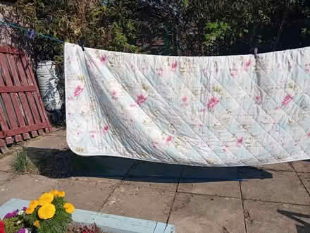 Photo of free king size pink/blue bedspread (Morecambe LA4) #4