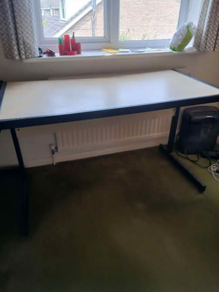 Photo of free Table (North Ascot SL5) #2