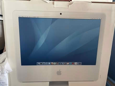 Photo of free iMac 24 inch 2006 (Hitchin) #1