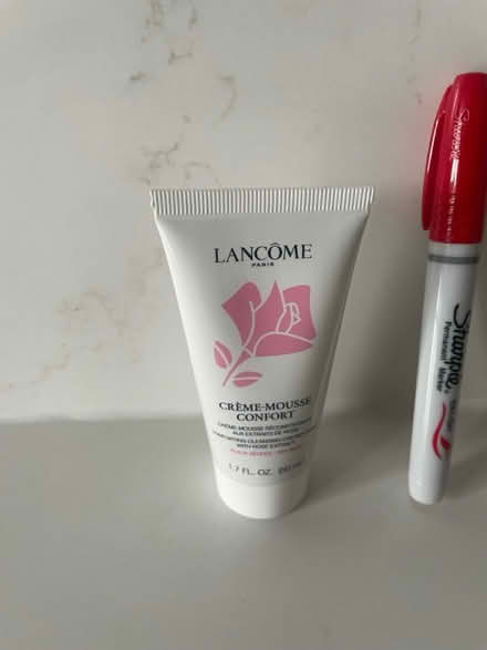 Photo of free Lancôme foam cleanser sample size (Bayview/highway 7) #1