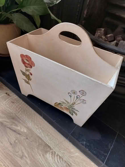 Photo of free Magazine rack (Carlton, NG4) #1
