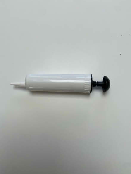 Photo of free Balloon pump for balloon animals (Amersham Common HP7) #1