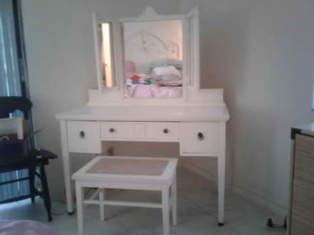 Photo of free Vintage white vanity (Deerfield Beach) #1