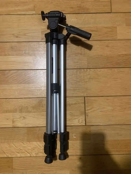 Photo of free Foldable tripod for camera (NW7 mill hill broadway) #2