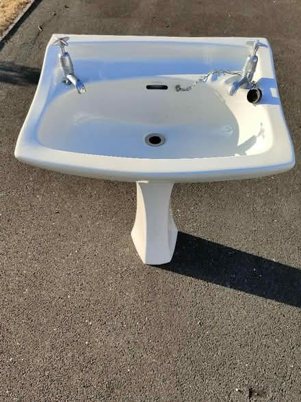 Photo of free Pedestal sink (Chirk LL14) #1